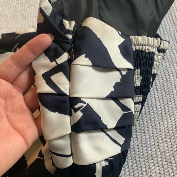 Strapless dress - Navy and Cream - Size Small - Worn Once - Picture 9 of 10